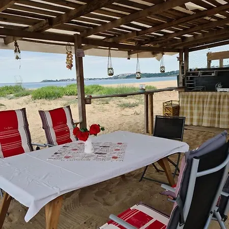 Ultimate Caravan Experience - 1st Line Gradina Ваканционно селище *
