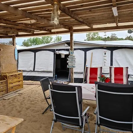 Ваканционно селище Ultimate Caravan Experience - 1st Line Gradina